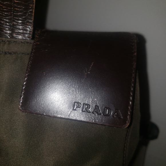 Prada bag - Picture 3 of 8